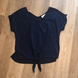 Women’s front tie shirt